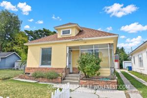featured image of 967 E 22nd St