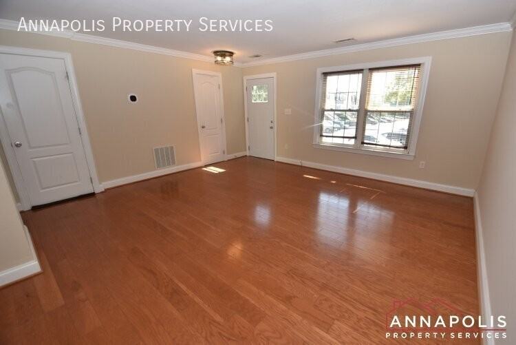 1618 E Bancroft Ln - Photo 4 of 20