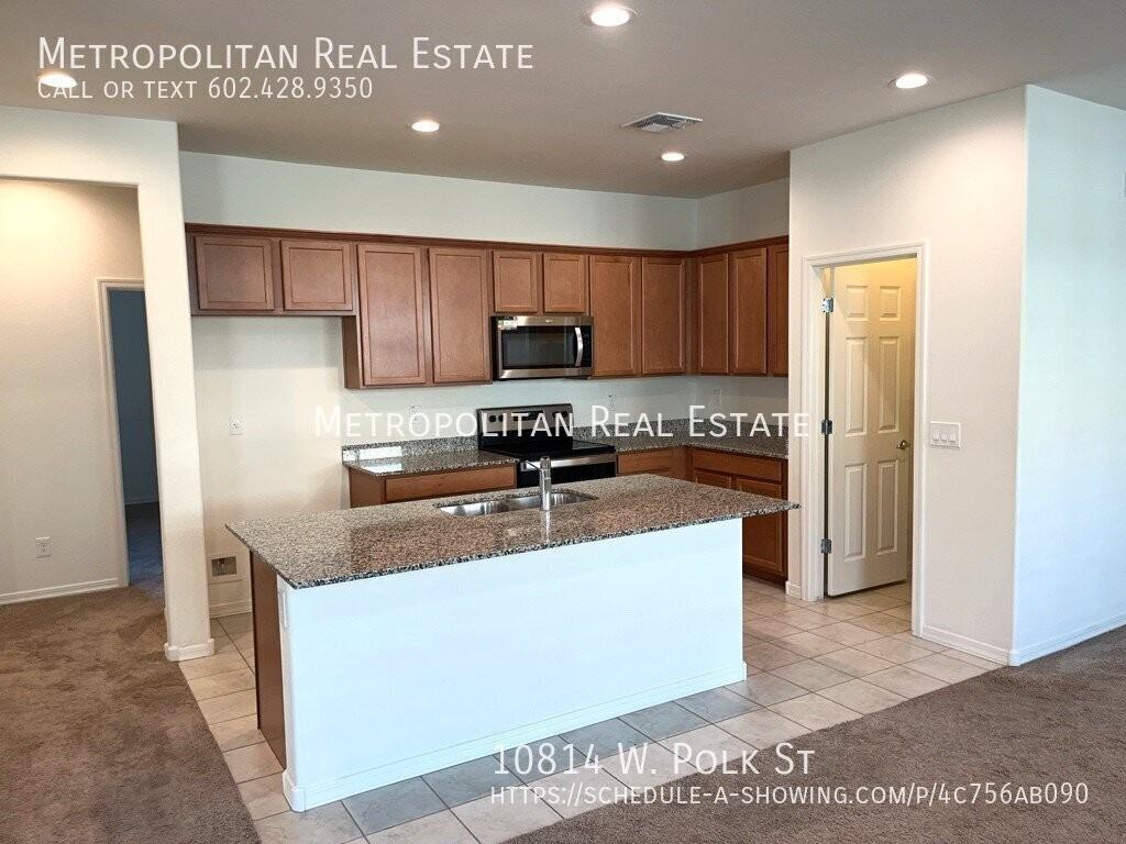 10814 W Polk St - Photo 5 of 24