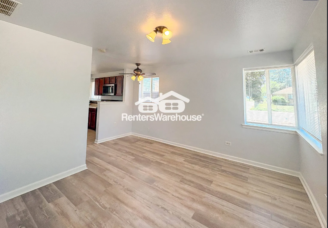 1544 Valentia St - Photo 4 of 9