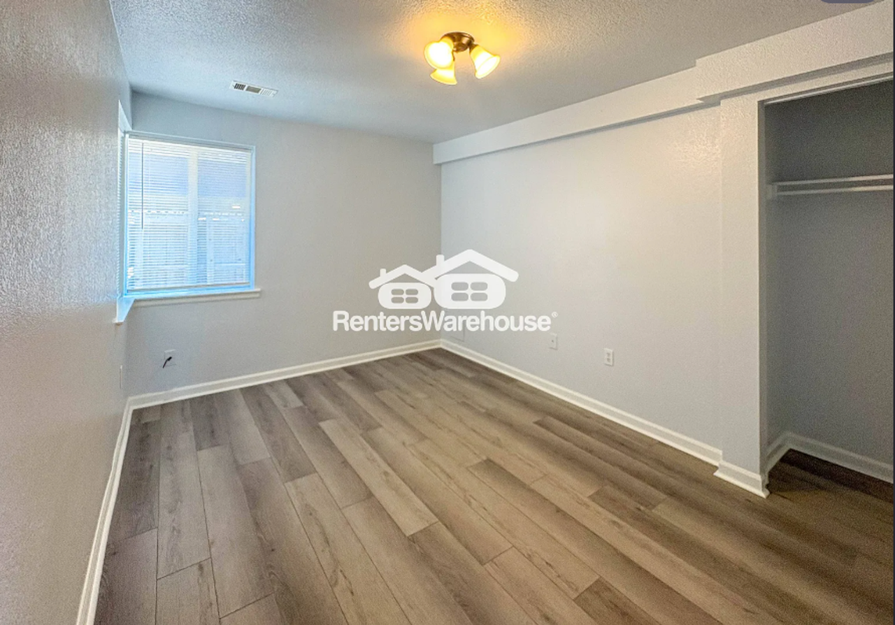 1544 Valentia St - Photo 5 of 9