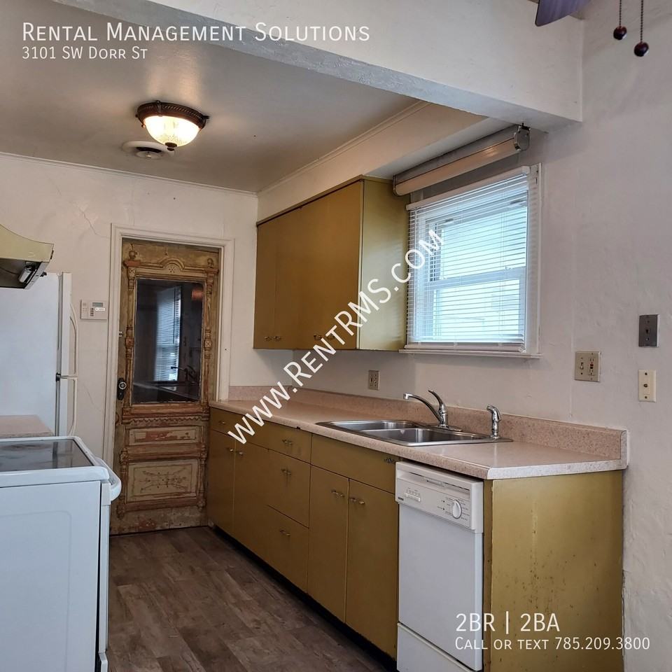 3101 Sw Dorr St - Photo 7 of 29