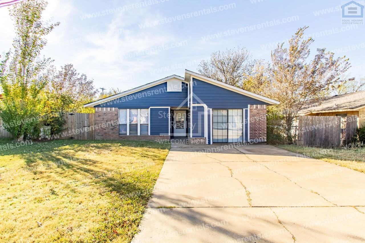 1719 Sw 14th St - Photo 4 of 22
