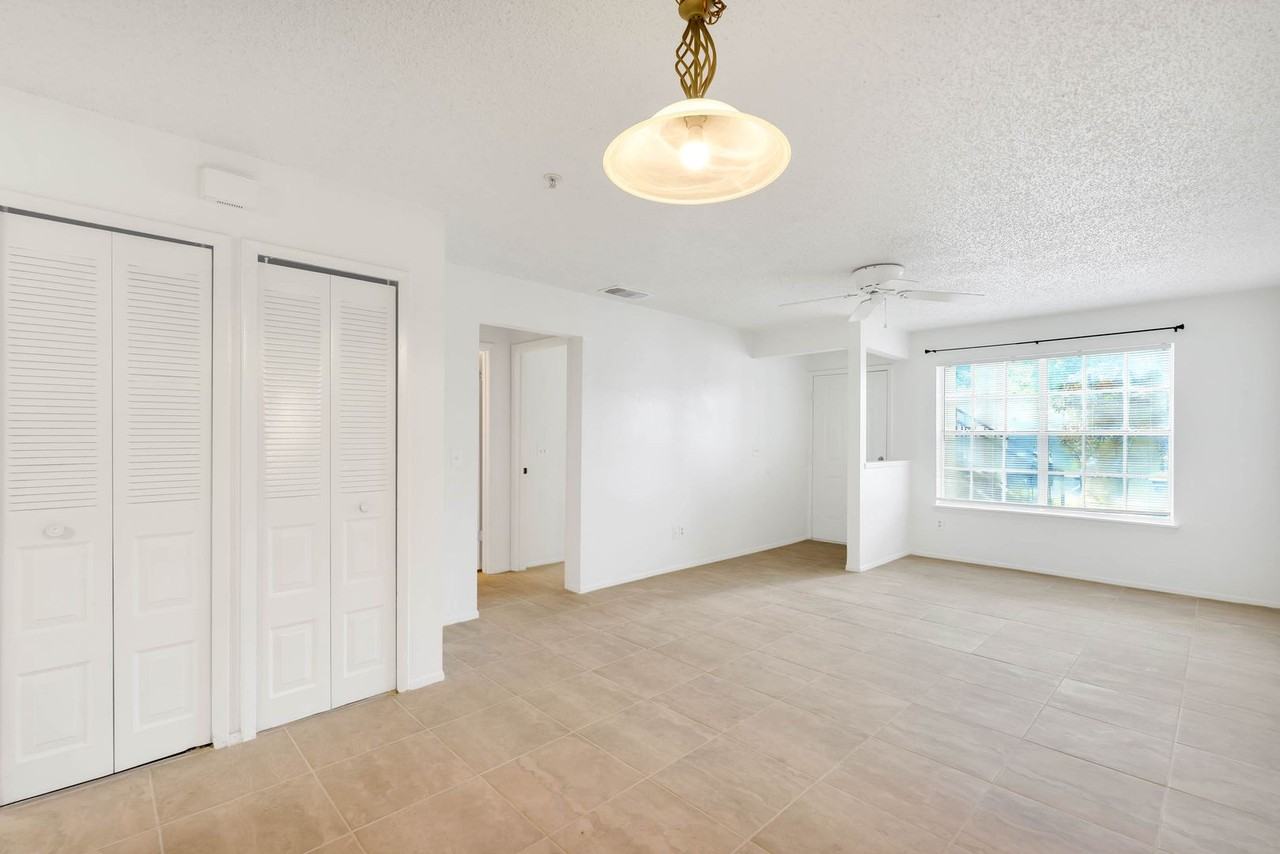 117 Reserve Cir #105 - Photo 4 of 17
