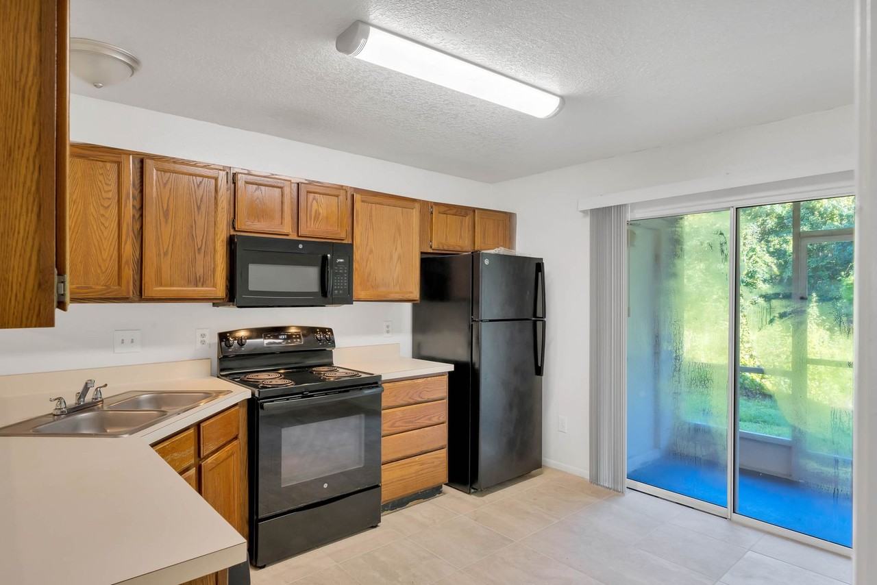 117 Reserve Cir #105 - Photo 5 of 17