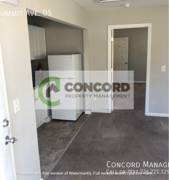 703 Summit Ave #05 - Photo 5 of 10