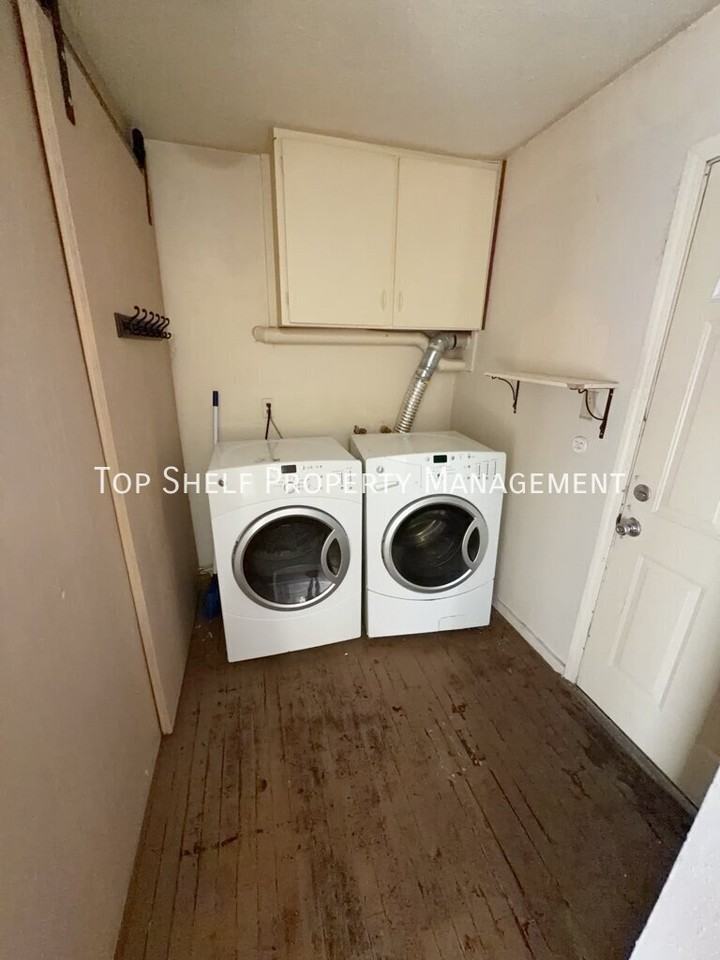 7010 Sw 13th St - Photo 7 of 9
