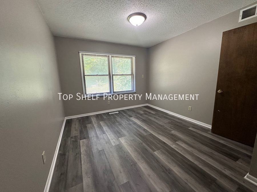 2140 Se 9th St - Photo 5 of 10