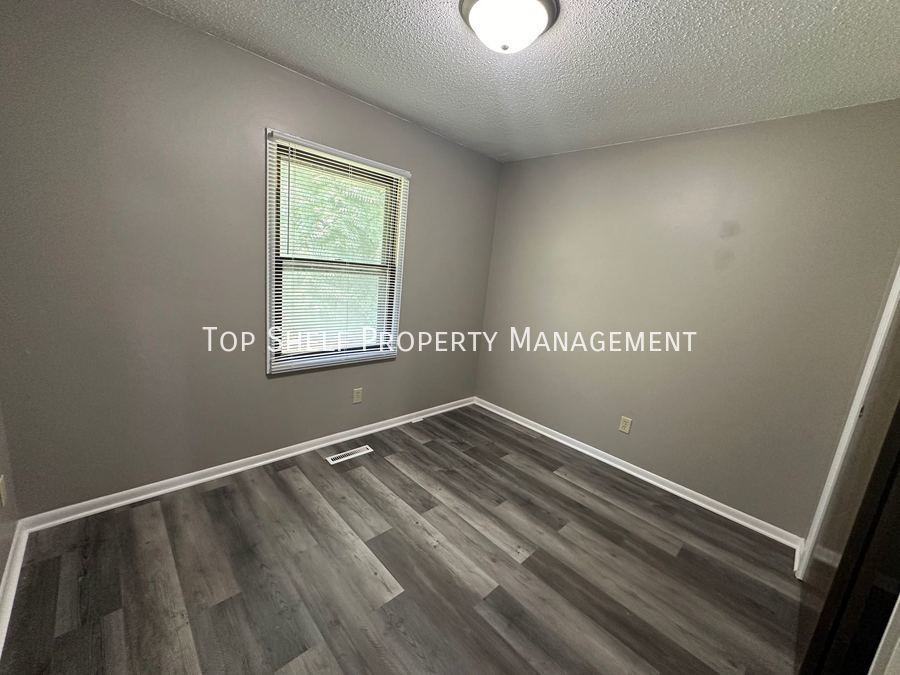 2140 Se 9th St - Photo 6 of 10
