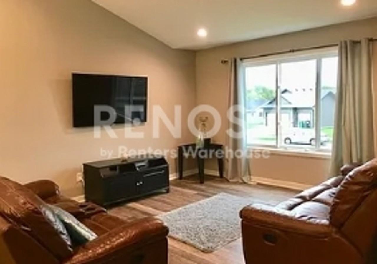 3453 Ridgeline Dr Se - Photo 3 of 5