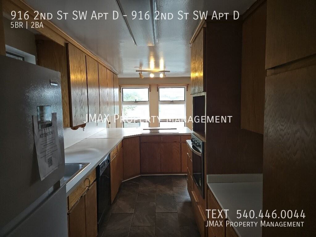 916 2nd St Sw Apt D - Photo 6 of 20
