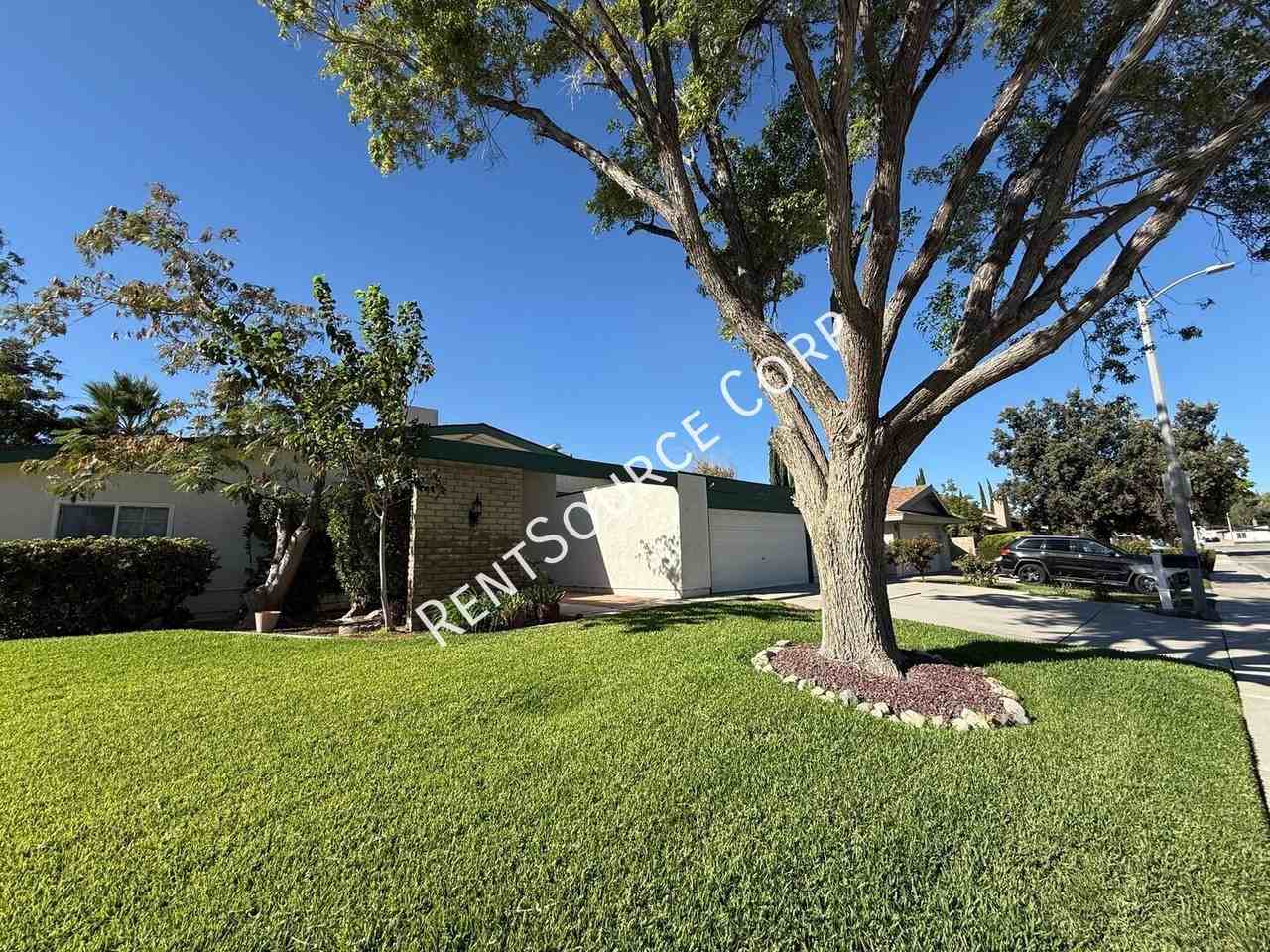 2522 Marcella St - Photo 3 of 27
