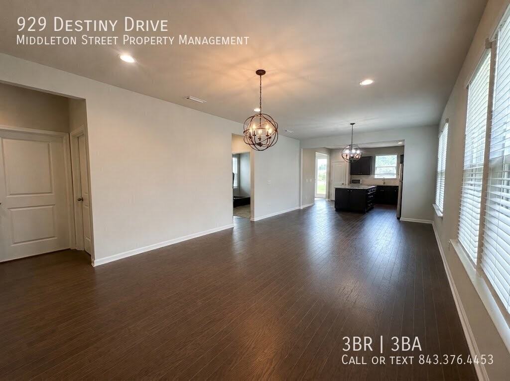 929 Destiny Dr - Photo 2 of 20