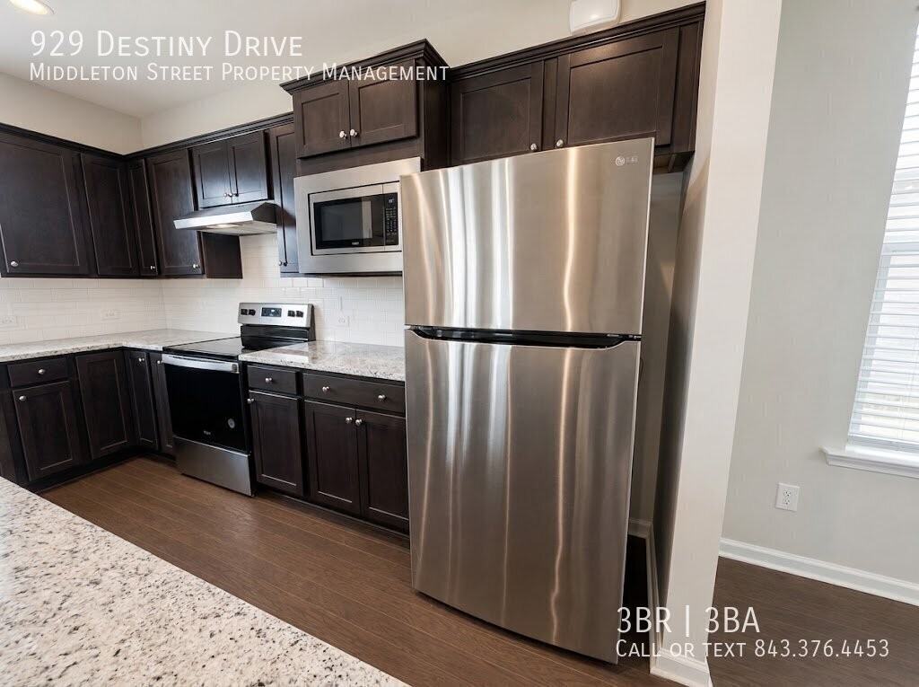 929 Destiny Dr - Photo 6 of 20