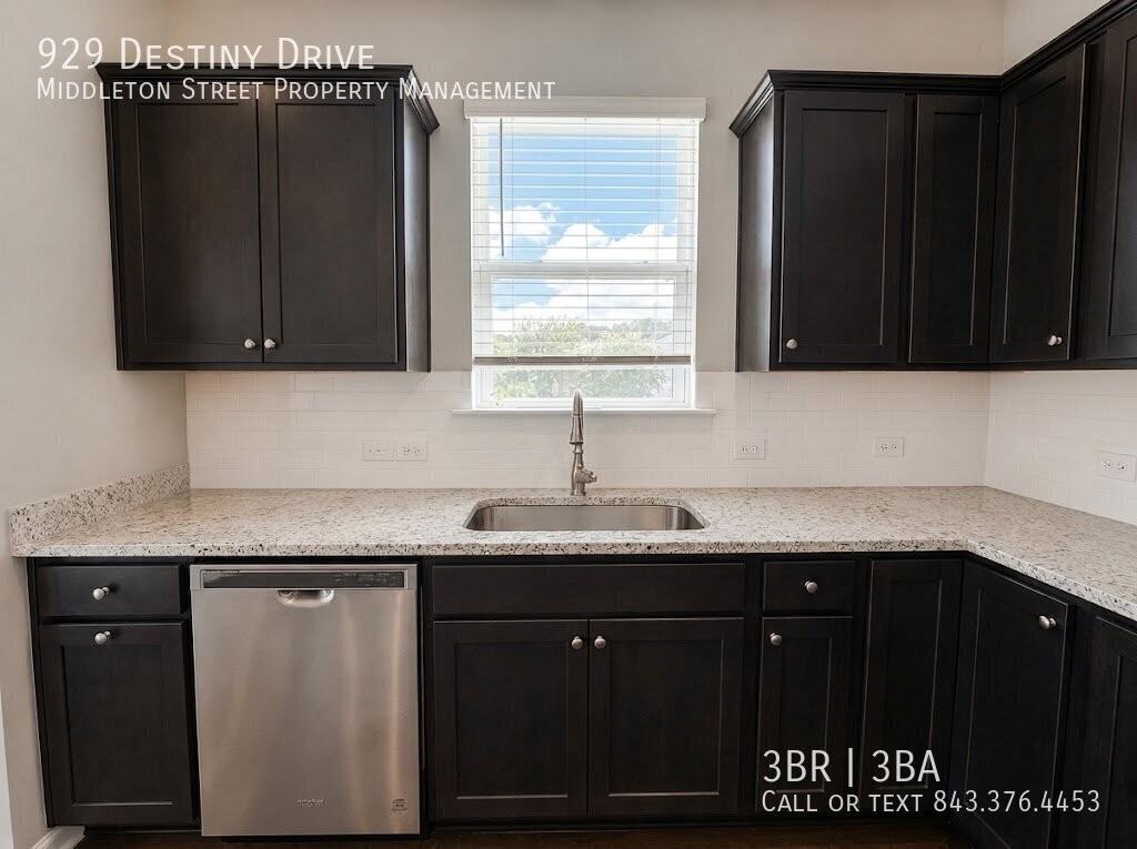 929 Destiny Dr - Photo 7 of 20