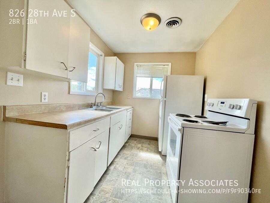 826 28th Ave S - Photo 6 of 12