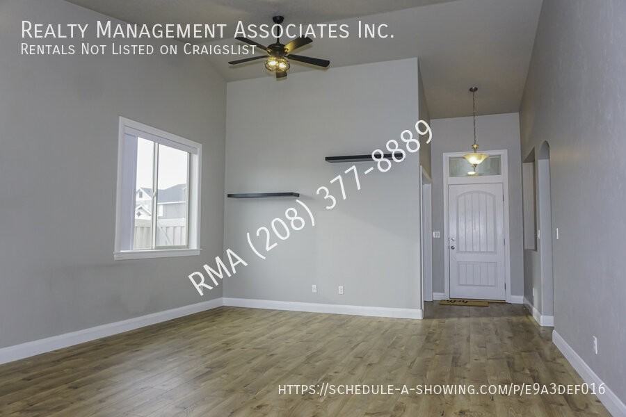 4614 N Willowside Ave - Photo 5 of 18