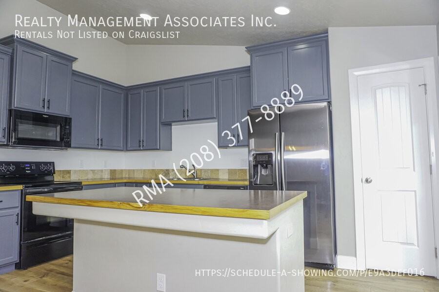 4614 N Willowside Ave - Photo 6 of 18