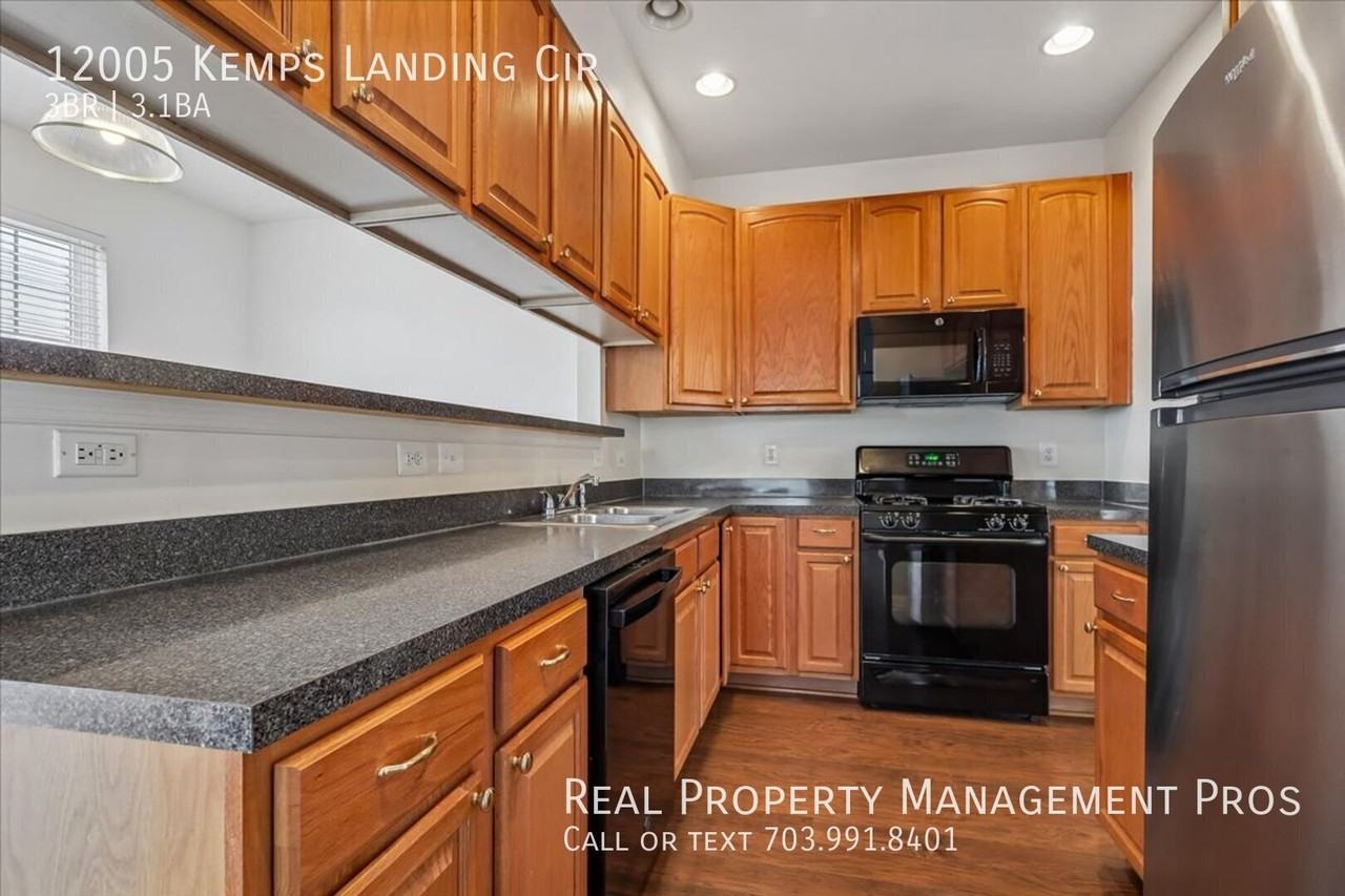 12005 Kemps Landing Cir - Photo 6 of 40