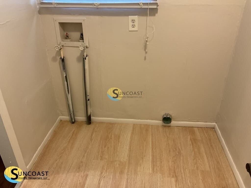 2110 Woodside St - Photo 7 of 15