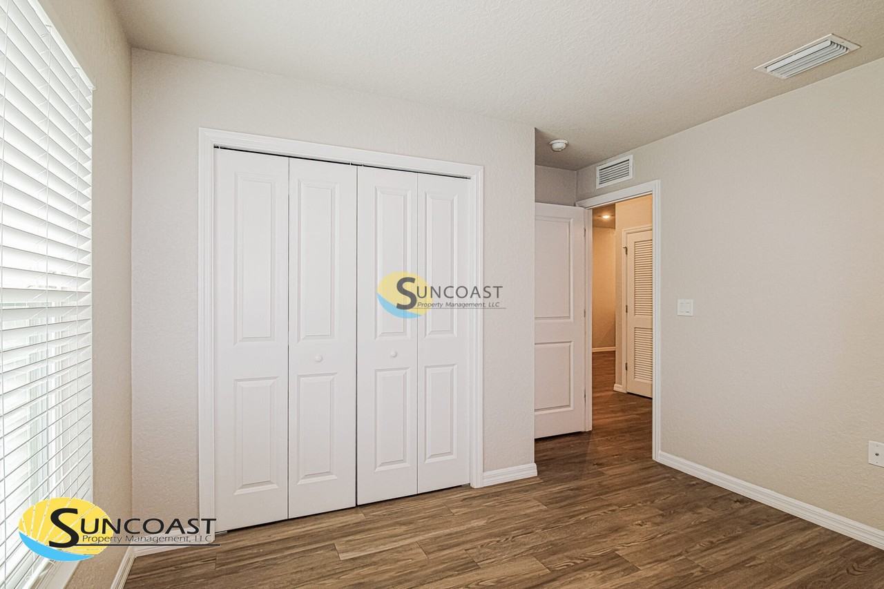 10386 Pendleton Ave - Photo 6 of 19