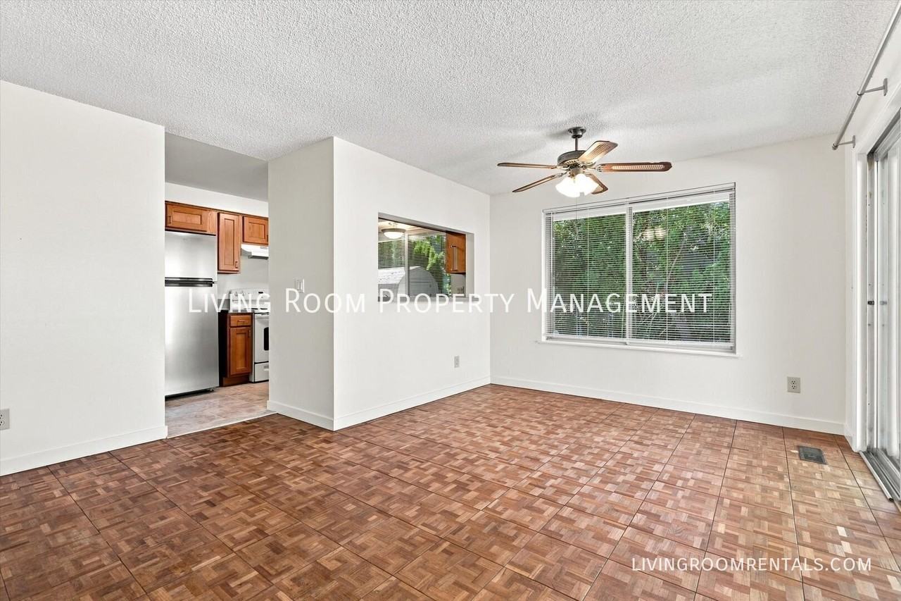 1931 Ne Liberty Ave - Photo 5 of 19
