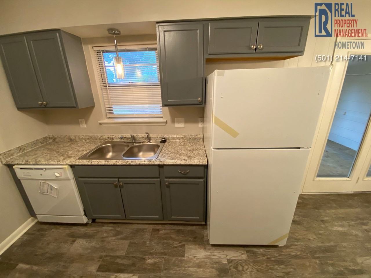 913 Brewer St - Photo 6 of 22