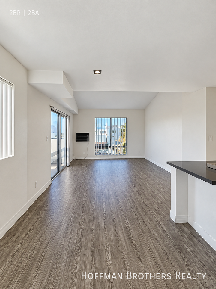 860 S Ardmore Ave #309 - Photo 4 of 18