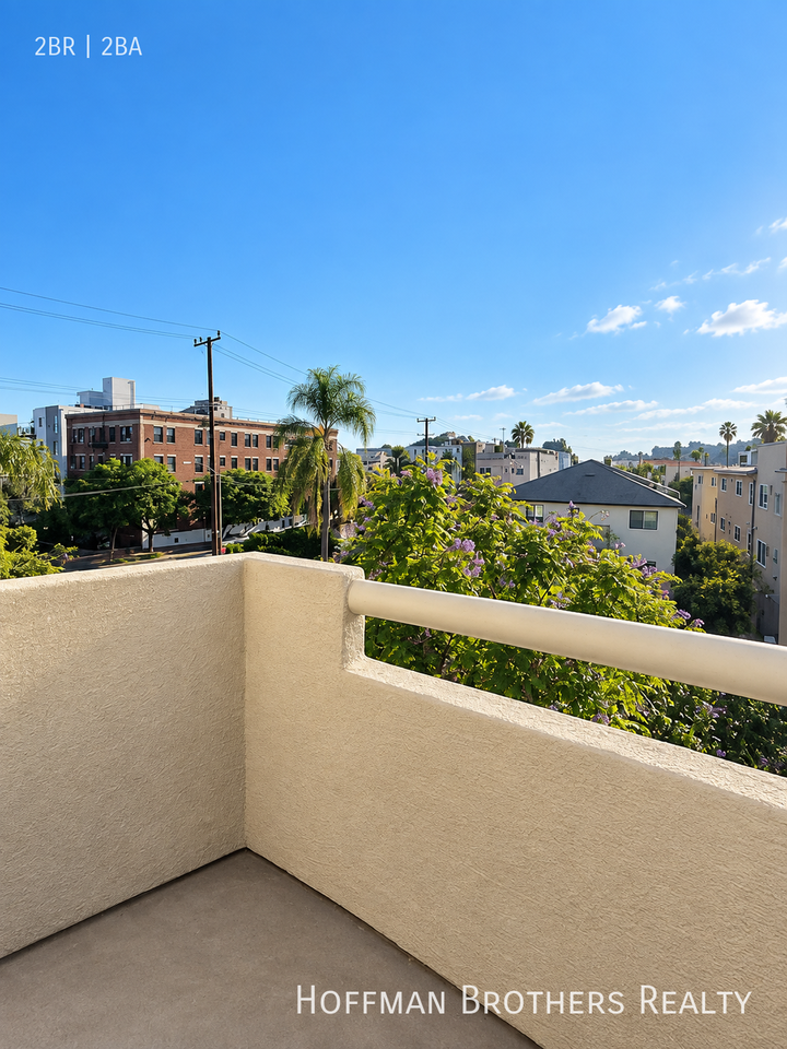 860 S Ardmore Ave #309 - Photo 7 of 18