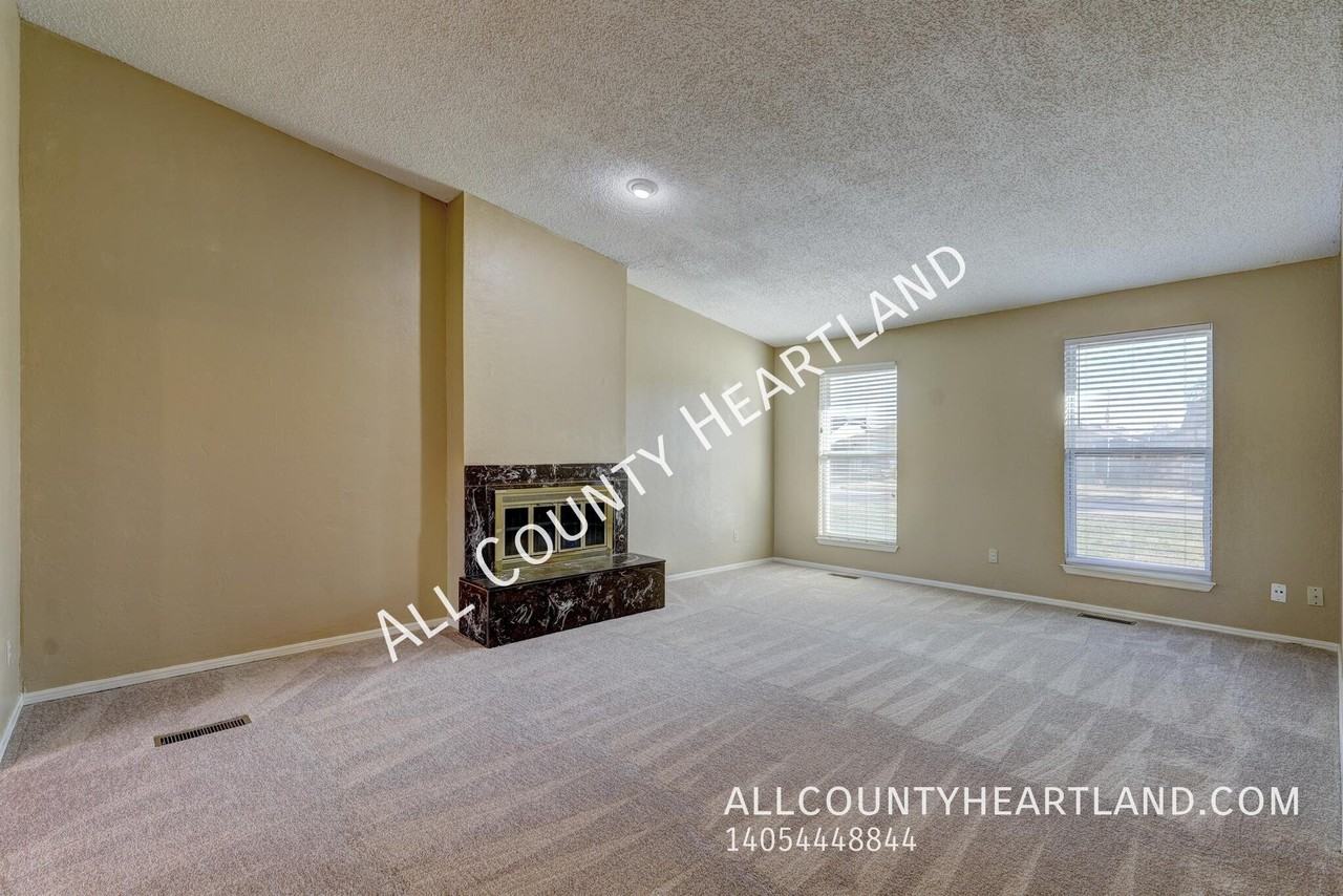 841 N Robinson Ave - Photo 4 of 25
