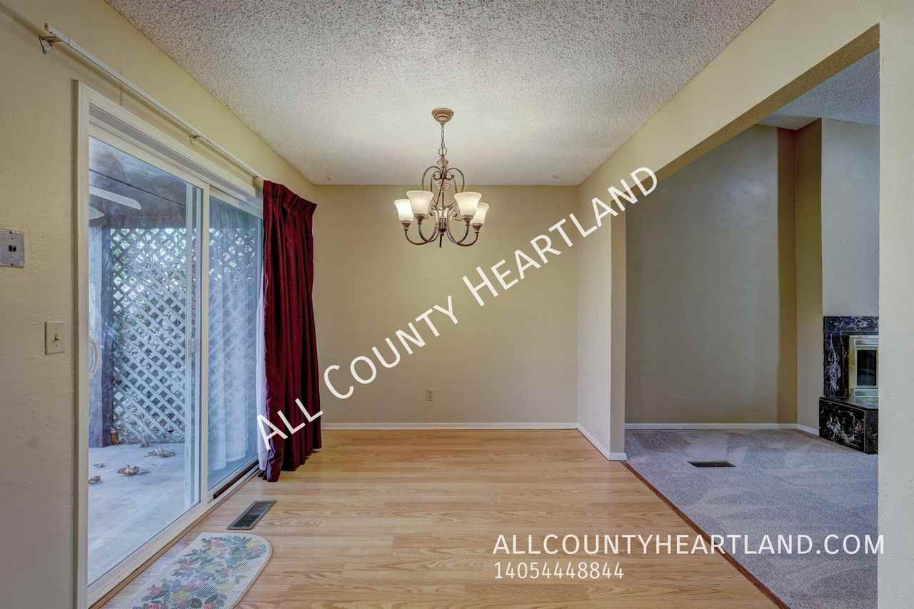 841 N Robinson Ave - Photo 6 of 25
