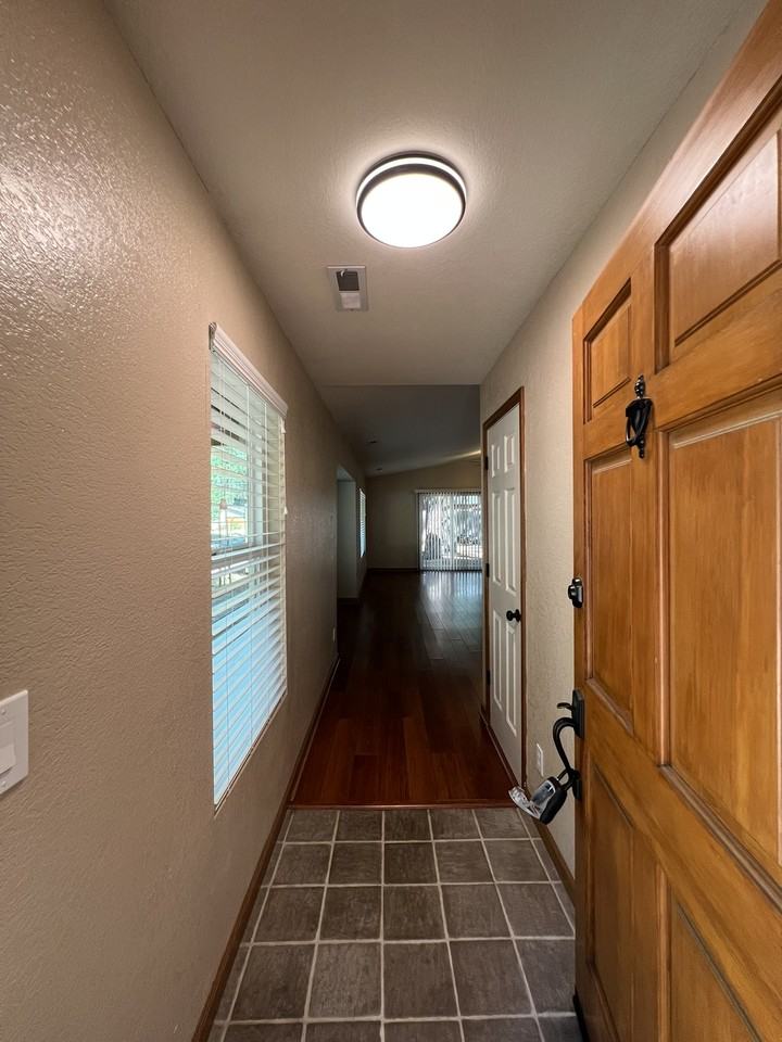 861 Stanford Ave #1 - Photo 4 of 40