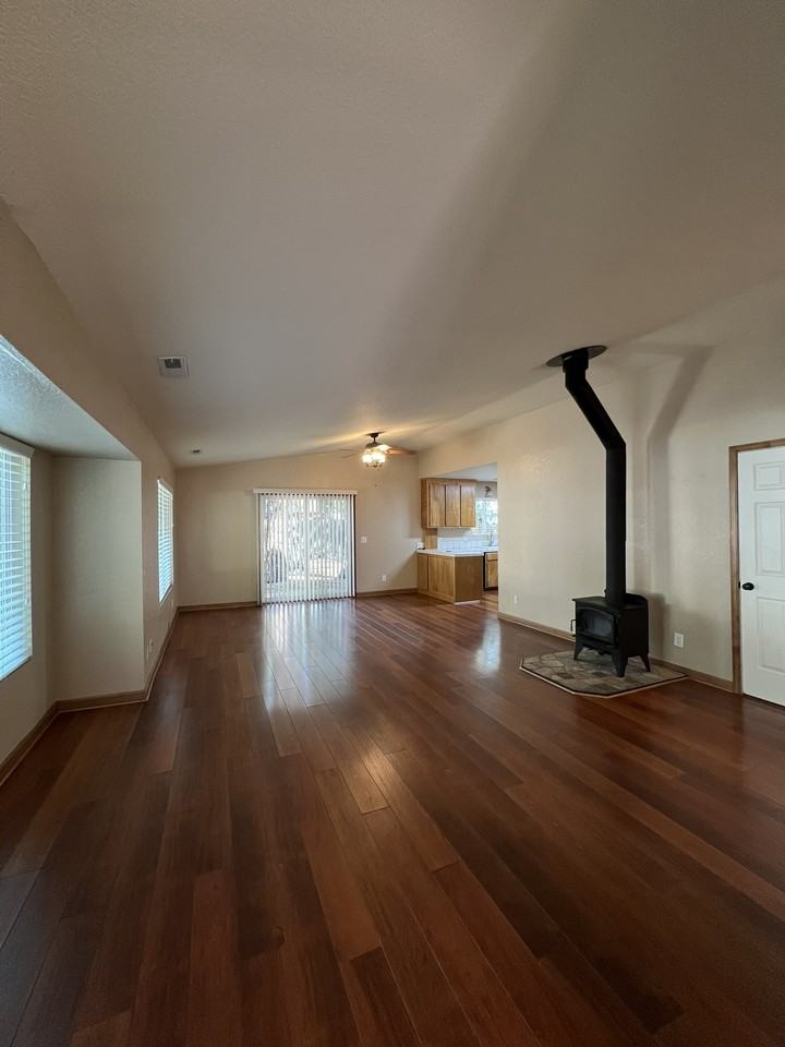 861 Stanford Ave #1 - Photo 5 of 40
