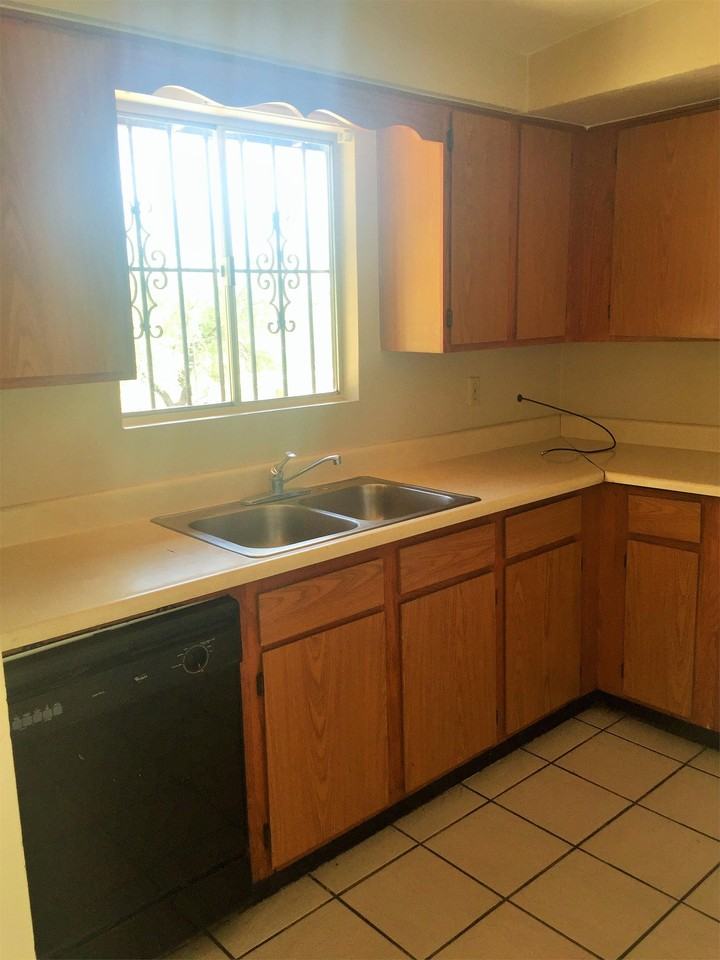 150 W Teton St #1 - Photo 5 of 18