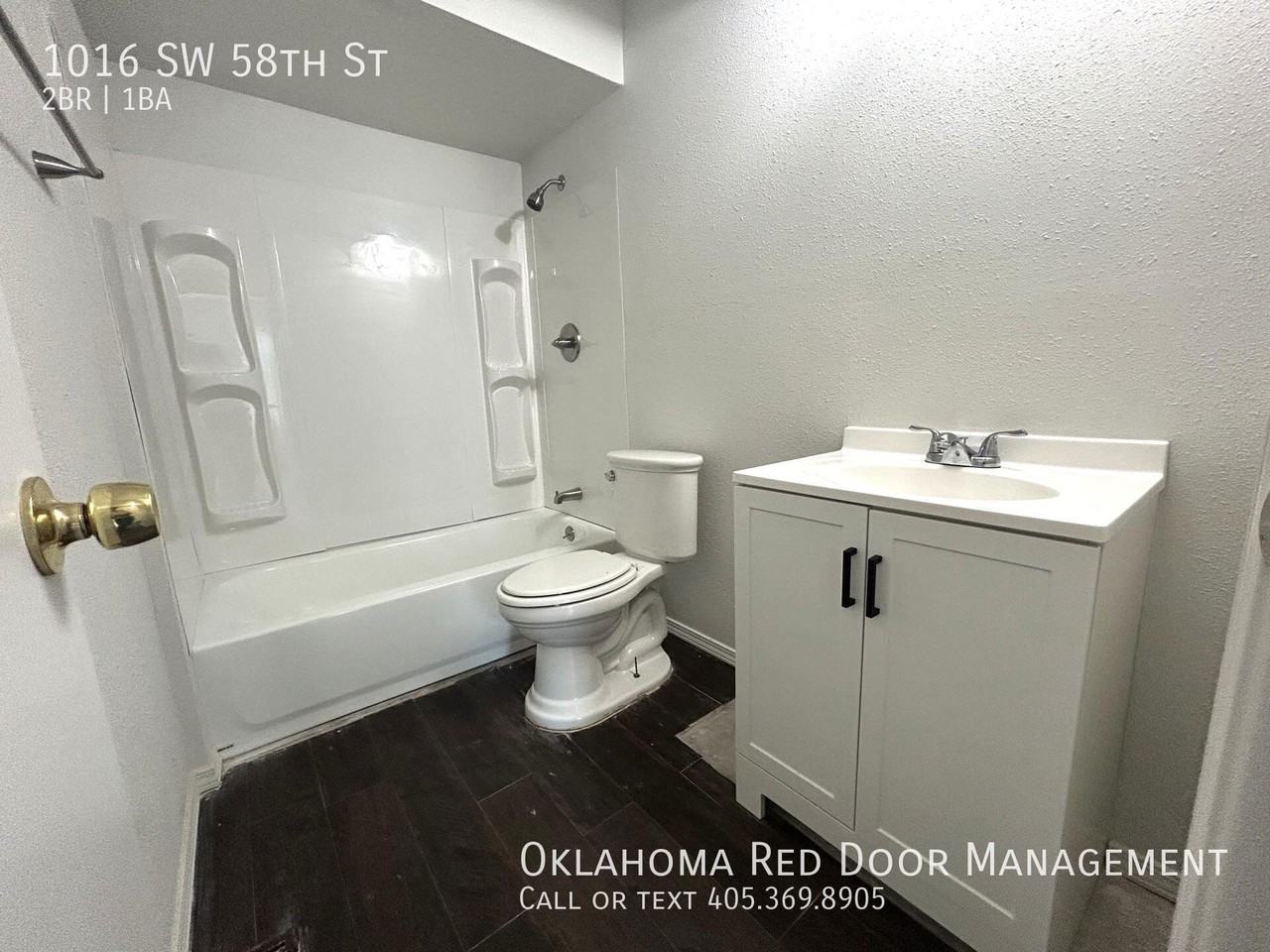 1016 Sw 58th St - Photo 7 of 8