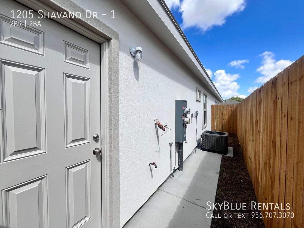 1205 Shavano Dr #1 - Photo 3 of 10