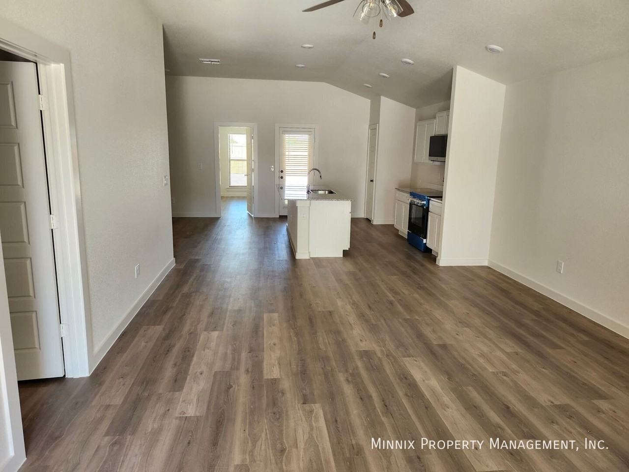 5542 Auburn St - Photo 2 of 7
