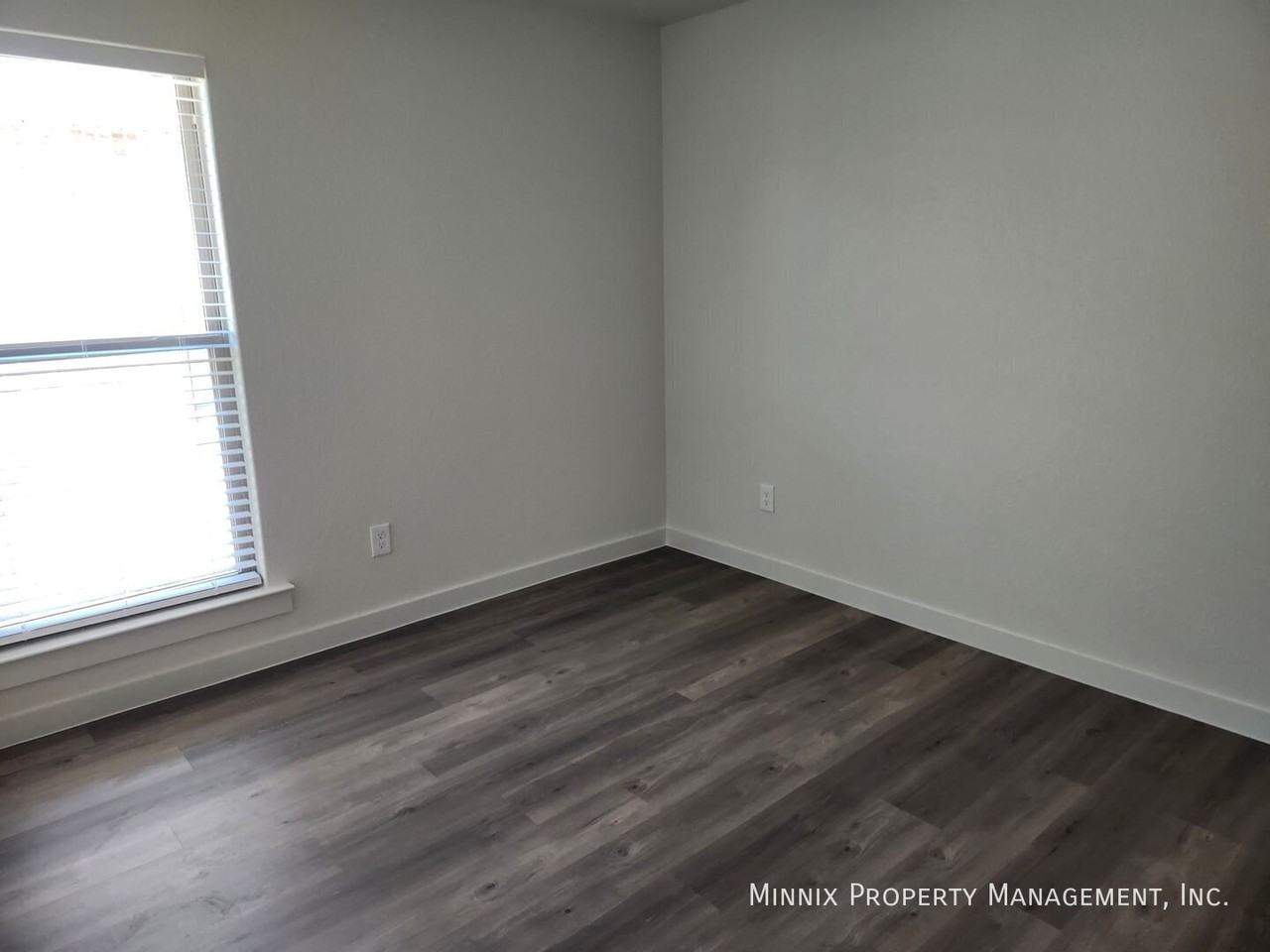 5542 Auburn St - Photo 5 of 7
