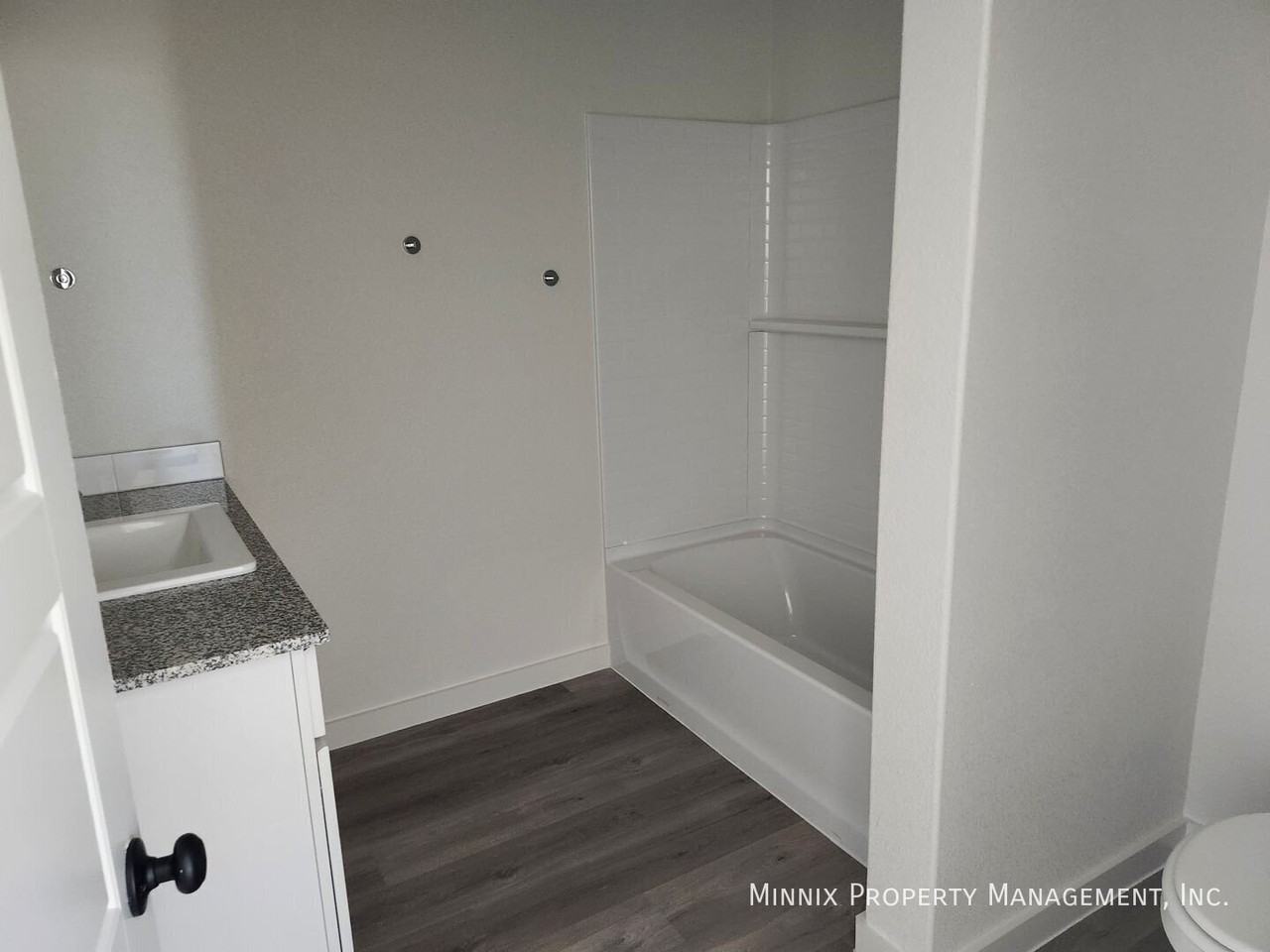 5542 Auburn St - Photo 6 of 7