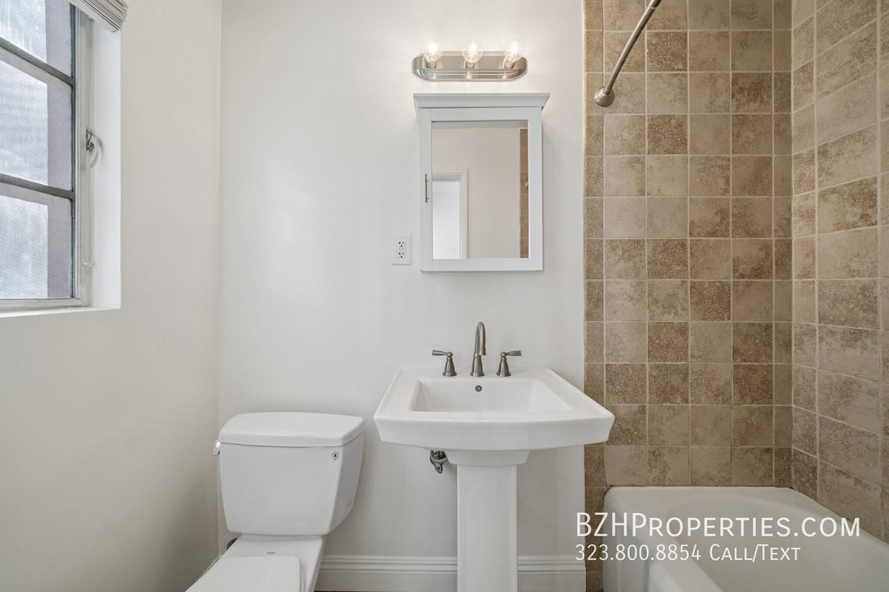 1811 Wilcox Ave #9 - Photo 5 of 7