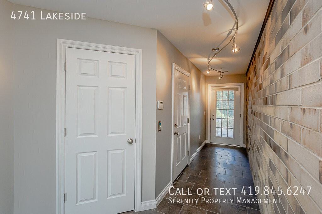 4741 Lakeside Dr - Photo 3 of 22
