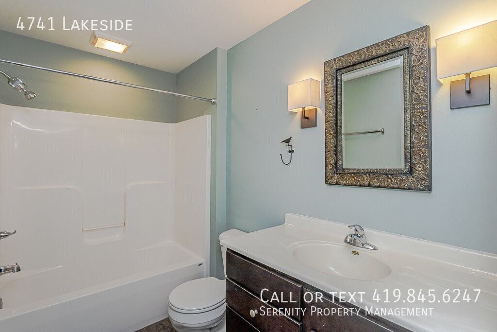 4741 Lakeside Dr - Photo 5 of 22