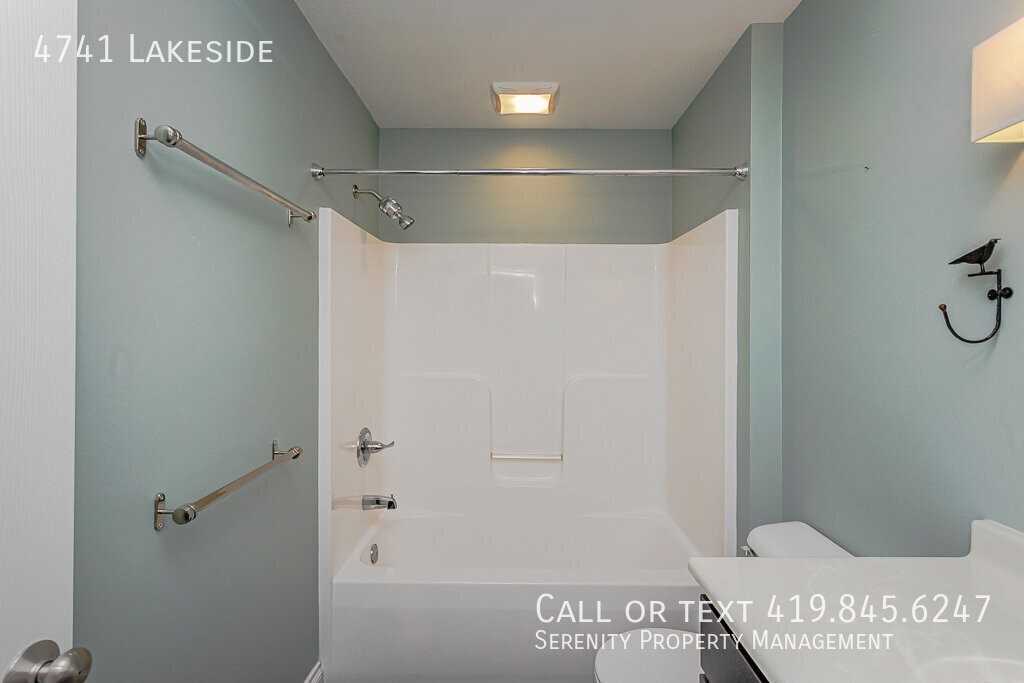 4741 Lakeside Dr - Photo 6 of 22