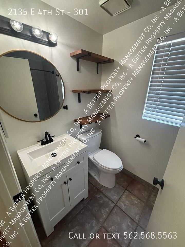 2135 E 4th St #301 - Photo 7 of 17