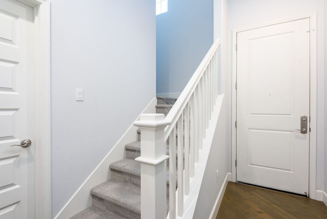 995 Hopkins Ave - Photo 3 of 20