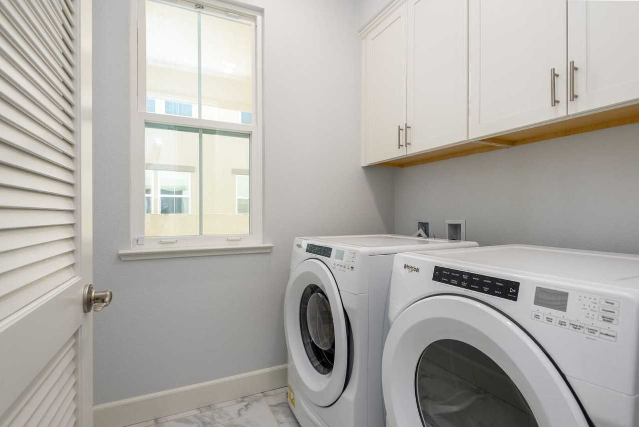 995 Hopkins Ave - Photo 7 of 20