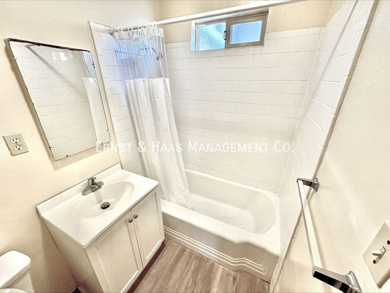 31 W Market St - Photo 5 of 6