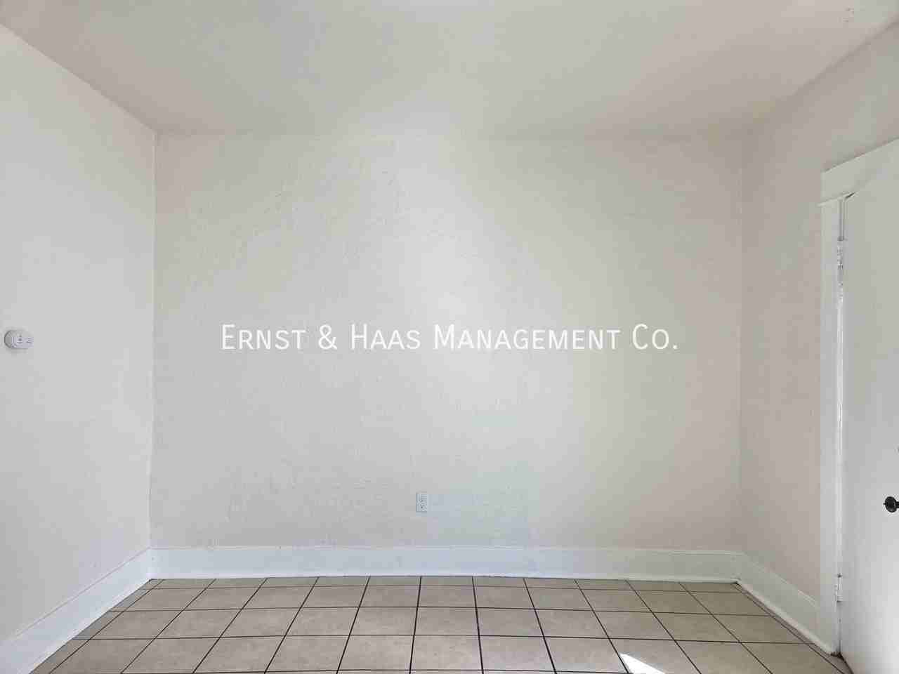 1436 Walnut Ave #13 - Photo 5 of 9