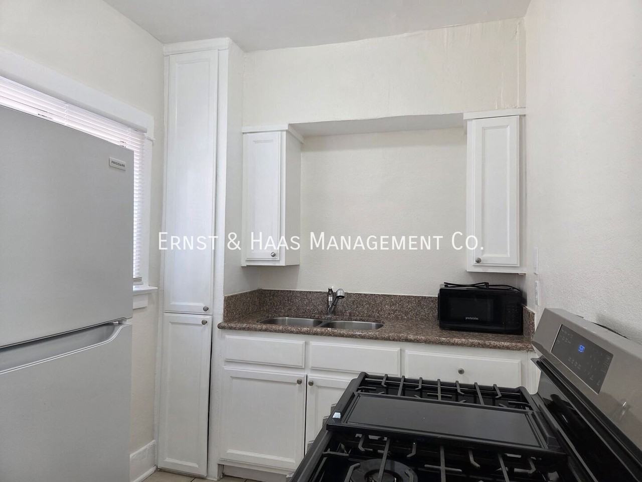 1436 Walnut Ave #13 - Photo 6 of 9