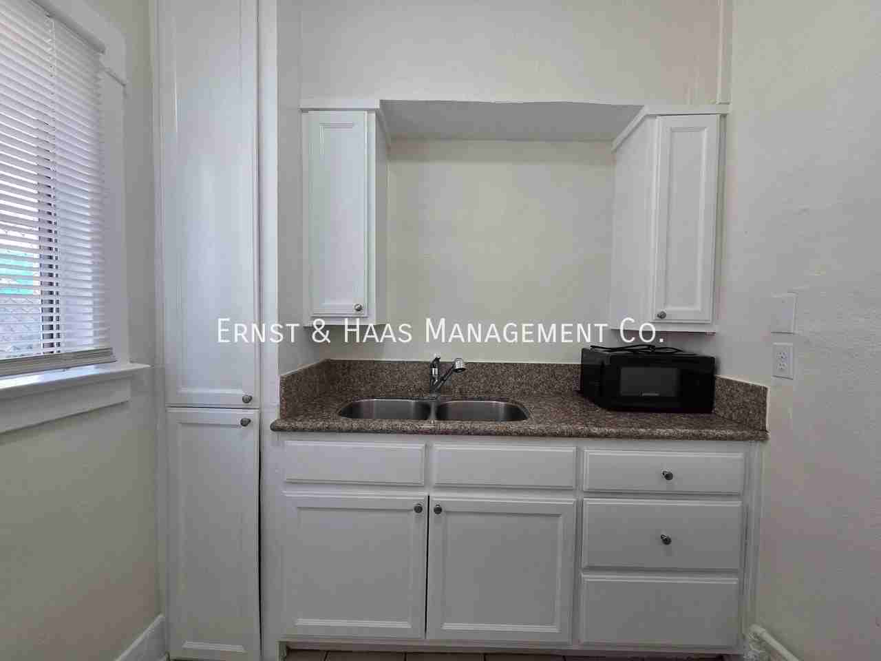 1436 Walnut Ave #13 - Photo 7 of 9
